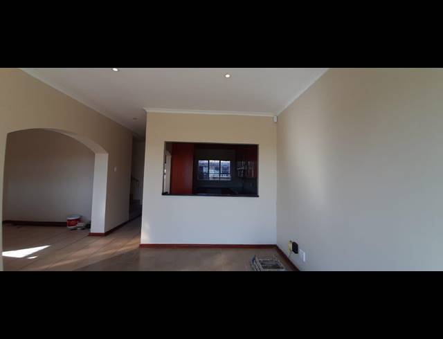 3 BEDROOM TOWNHOUSE RENTED IN SOUTH END